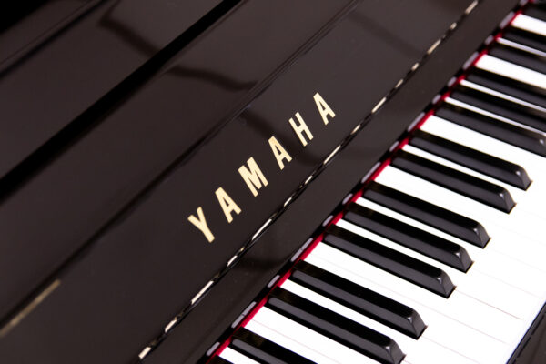 Piano YAMAHA U30
